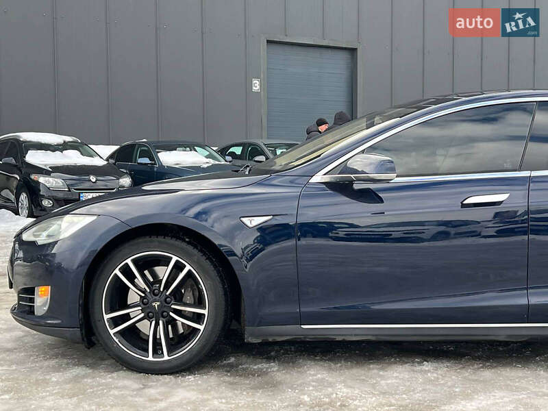 Ліфтбек Tesla Model S 2014 в Львові