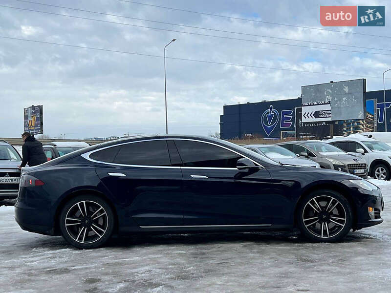 Ліфтбек Tesla Model S 2014 в Львові