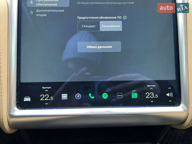 Ліфтбек Tesla Model S 2014 в Львові