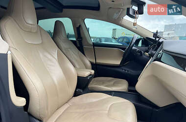 Лифтбек Tesla Model S 2014 в Львове