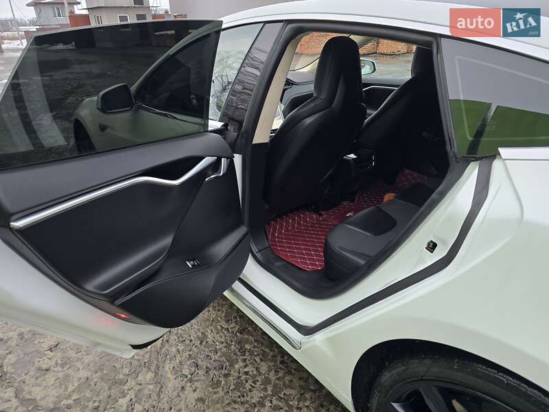 Лифтбек Tesla Model S 2016 в Владимире