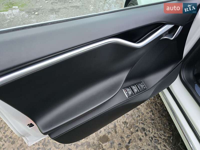 Лифтбек Tesla Model S 2016 в Владимире