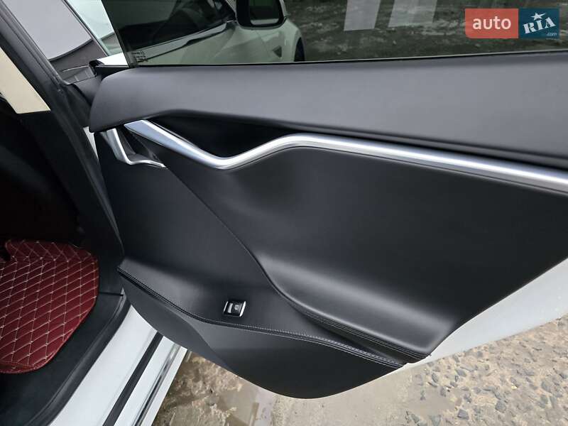 Лифтбек Tesla Model S 2016 в Владимире