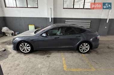 Ліфтбек Tesla Model S 2022 в Рівному