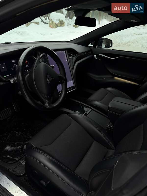 Ліфтбек Tesla Model S 2018 в Львові