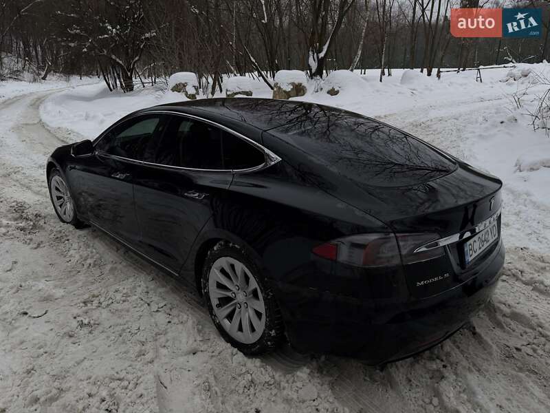 Ліфтбек Tesla Model S 2018 в Львові