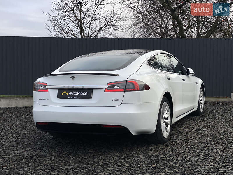 Ліфтбек Tesla Model S 2017 в Луцьку