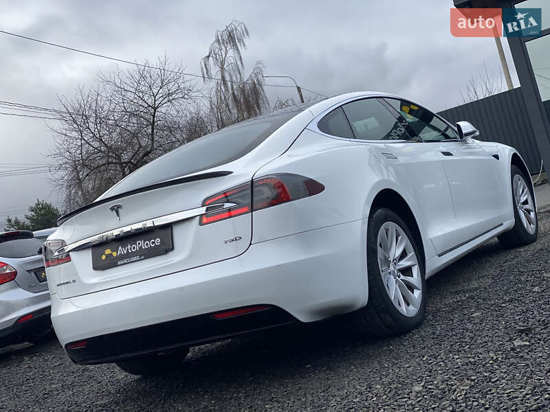 Ліфтбек Tesla Model S 2017 в Луцьку