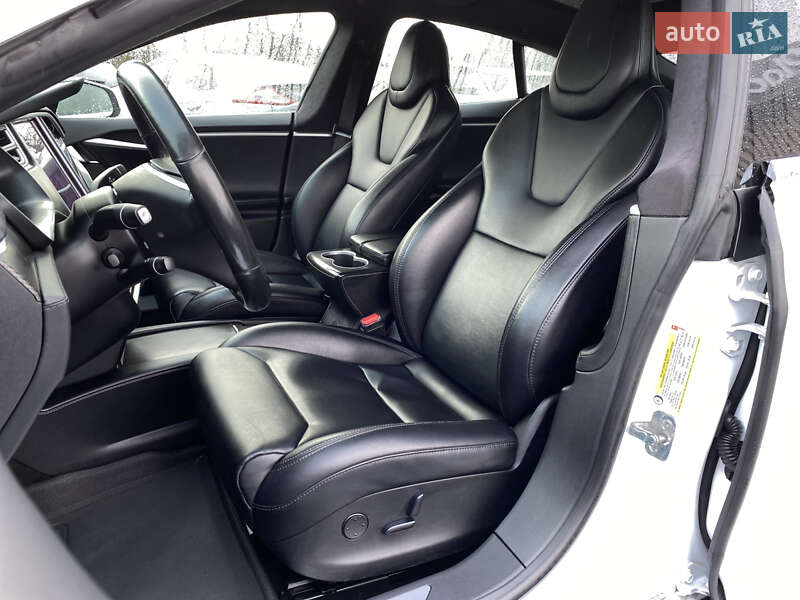 Ліфтбек Tesla Model S 2017 в Луцьку