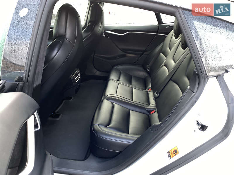 Ліфтбек Tesla Model S 2017 в Луцьку