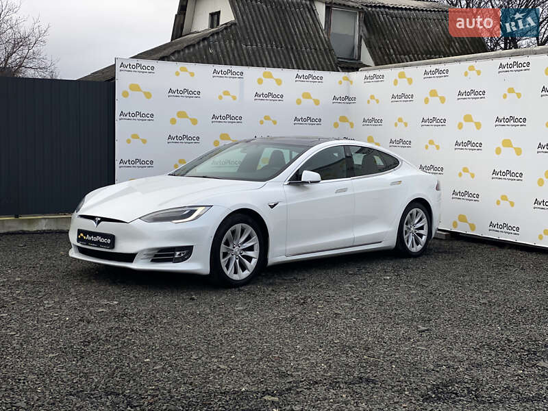 Ліфтбек Tesla Model S 2017 в Луцьку