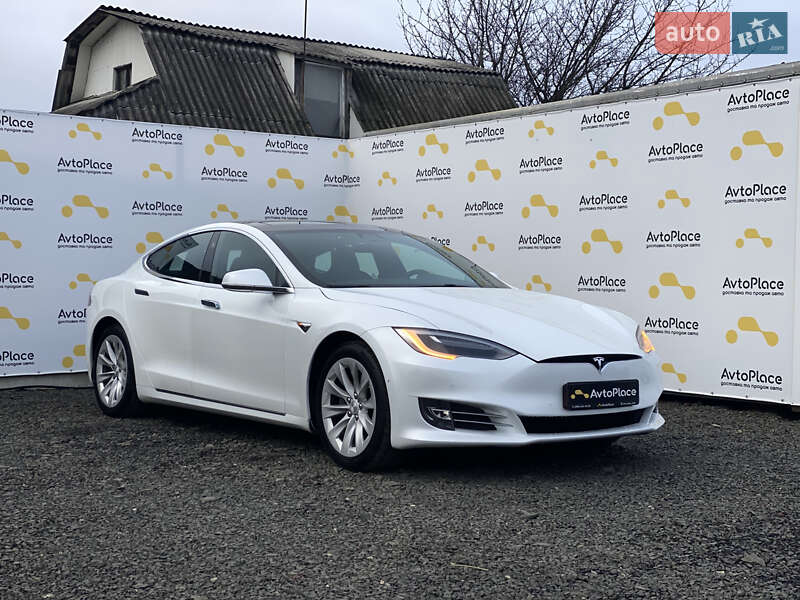 Ліфтбек Tesla Model S 2017 в Луцьку
