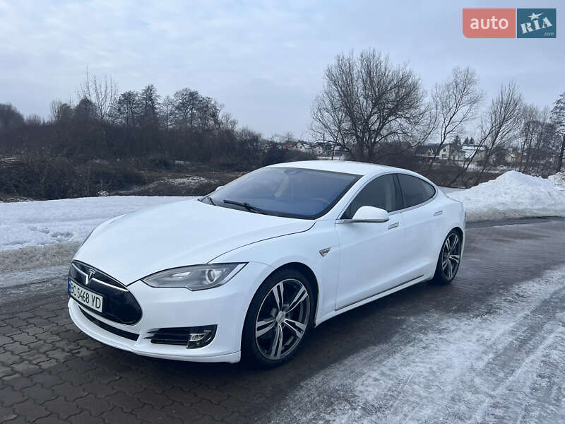 Ліфтбек Tesla Model S 2015 в Бродах
