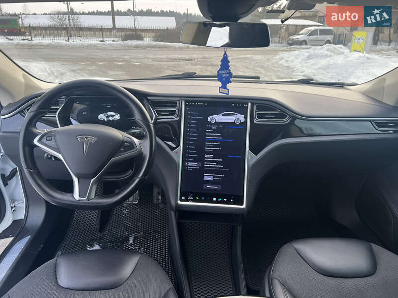 Ліфтбек Tesla Model S 2015 в Бродах