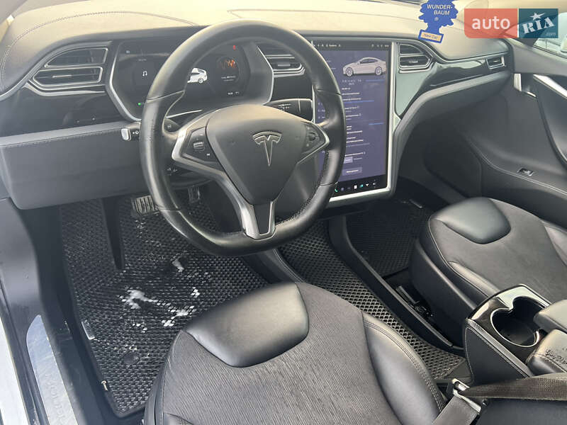 Ліфтбек Tesla Model S 2015 в Бродах