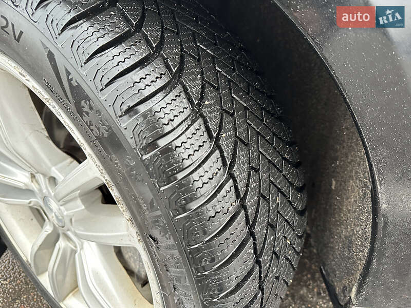 Ліфтбек Tesla Model S 2014 в Черкасах