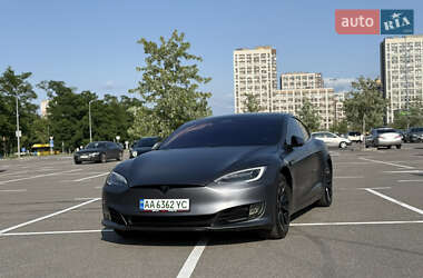 Лифтбек Tesla Model S 2019 в Киеве