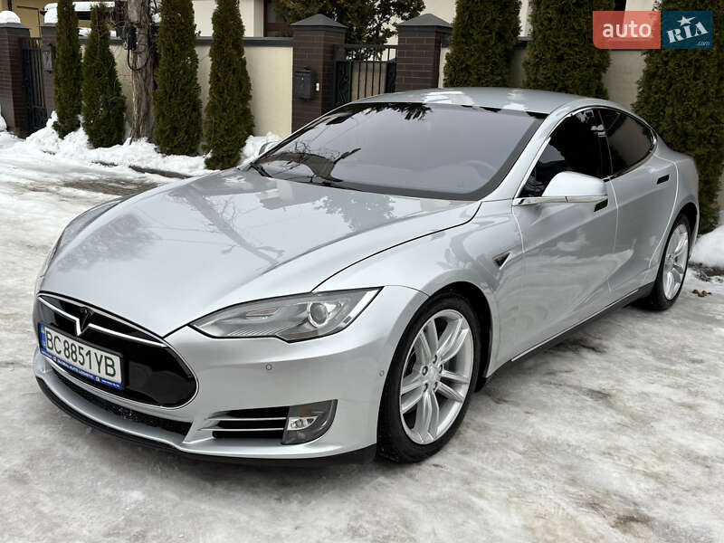 Лифтбек Tesla Model S 2015 в Львове фото 4 Лифтбек Tesla Model S 2015 в Львове