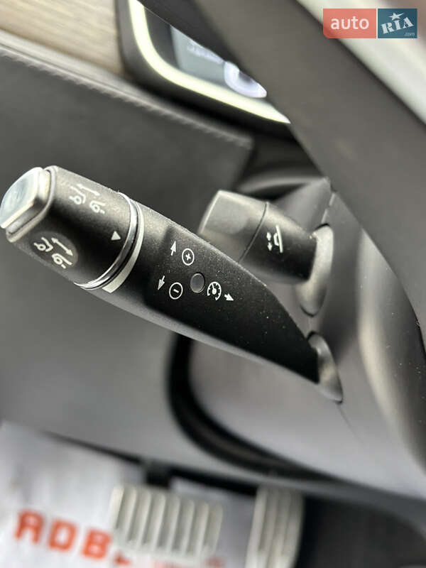 Лифтбек Tesla Model S 2015 в Львове фото 40 Лифтбек Tesla Model S 2015 в Львове