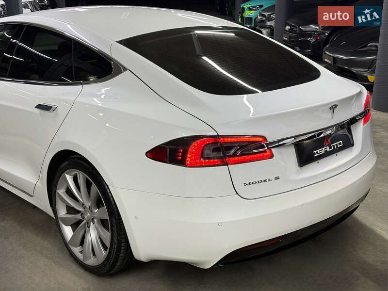 Лифтбек Tesla Model S 2016 в Одессе фото 12 Лифтбек Tesla Model S 2016 в Одессе