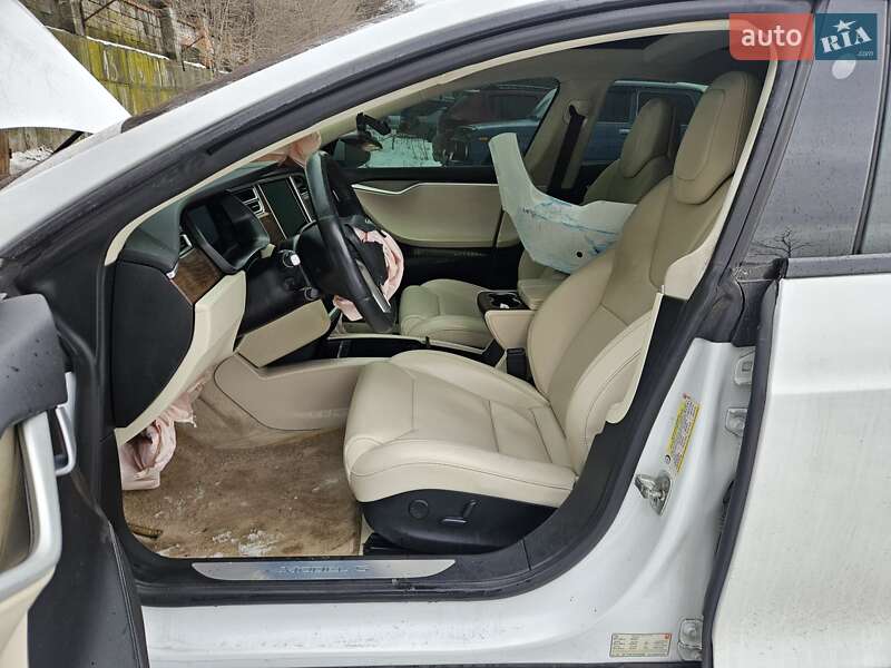 Лифтбек Tesla Model S 2018 в Днепре фото 27 Лифтбек Tesla Model S 2018 в Днепре