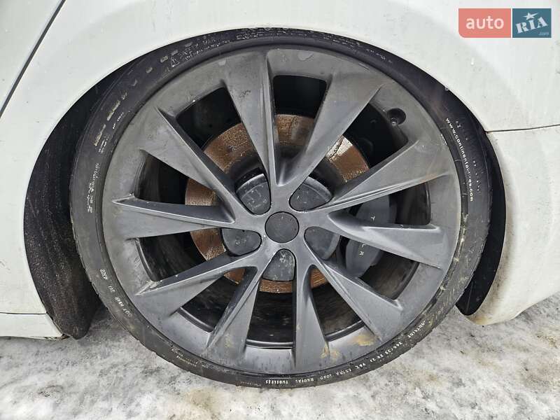 Лифтбек Tesla Model S 2018 в Днепре фото 47 Лифтбек Tesla Model S 2018 в Днепре