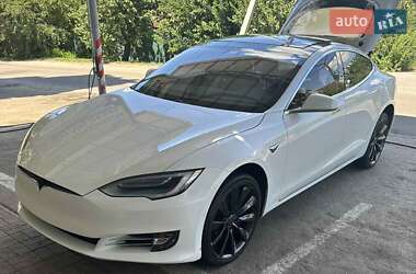 Ліфтбек Tesla Model S 2018 в Дніпрі