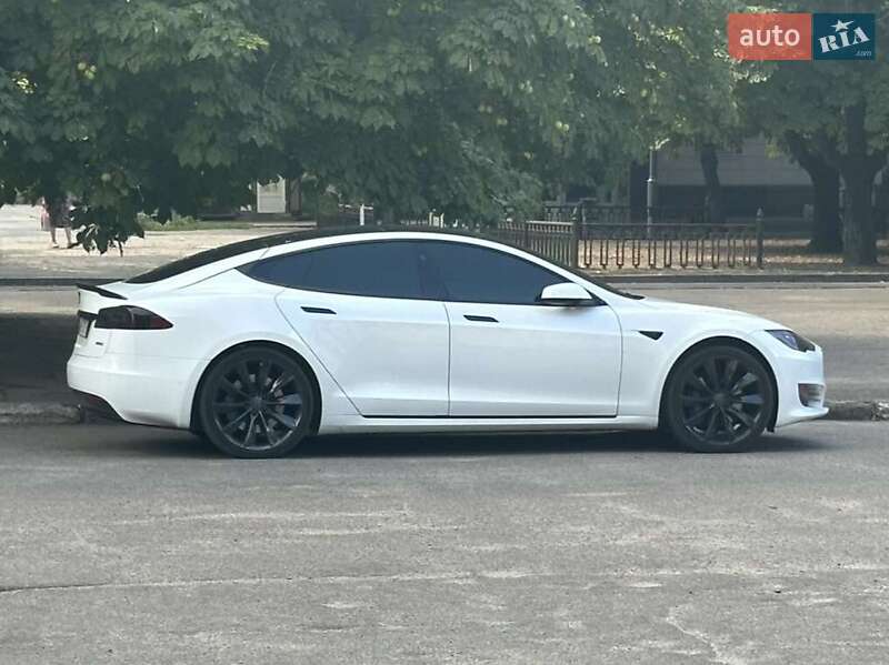 Лифтбек Tesla Model S 2018 в Днепре фото 3 Лифтбек Tesla Model S 2018 в Днепре