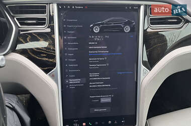 Ліфтбек Tesla Model S 2016 в Львові