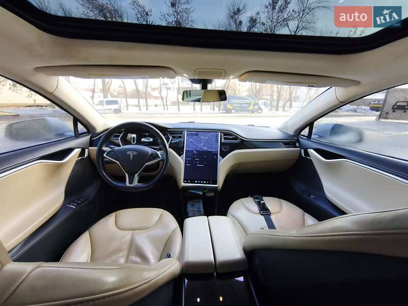 Ліфтбек Tesla Model S 2014 в Львові