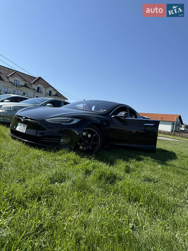 Ліфтбек Tesla Model S 2016 в Львові фото Ліфтбек Tesla Model S 2016 в Львові