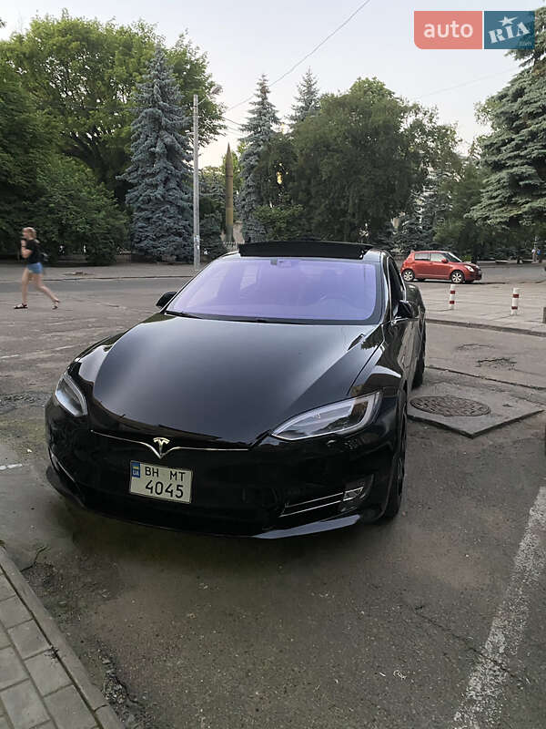 Ліфтбек Tesla Model S 2016 в Львові фото 28 Ліфтбек Tesla Model S 2016 в Львові