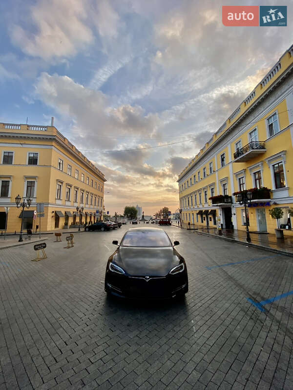 Ліфтбек Tesla Model S 2016 в Львові фото 29 Ліфтбек Tesla Model S 2016 в Львові
