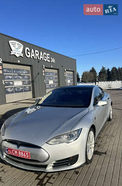 Лифтбек Tesla Model S 2016 в Ковеле