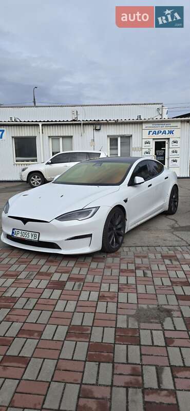Лифтбек Tesla Model S 2021 в Запорожье