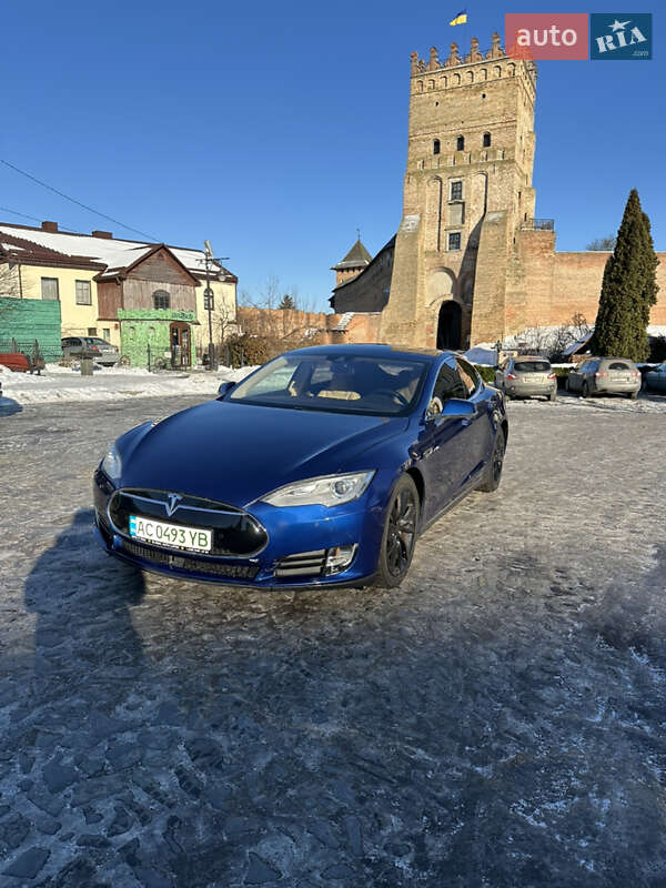 Ліфтбек Tesla Model S 2015 в Луцьку фото 9 Ліфтбек Tesla Model S 2015 в Луцьку