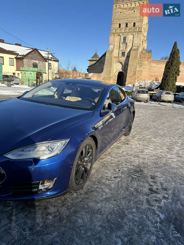 Ліфтбек Tesla Model S 2015 в Луцьку фото 7 Ліфтбек Tesla Model S 2015 в Луцьку