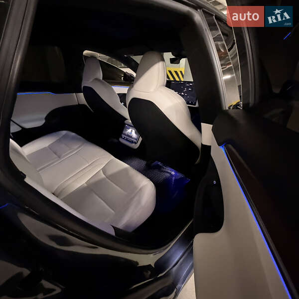 Лифтбек Tesla Model S 2023 в Львове