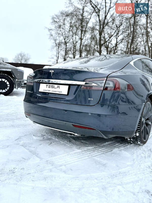 Лифтбек Tesla Model S 2014 в Виннице