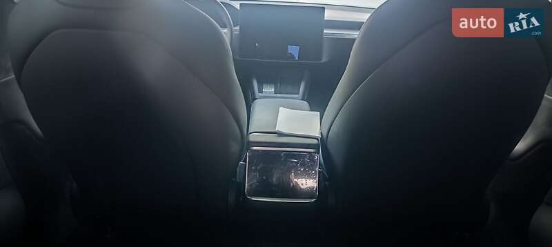 Лифтбек Tesla Model S 2021 в Киеве