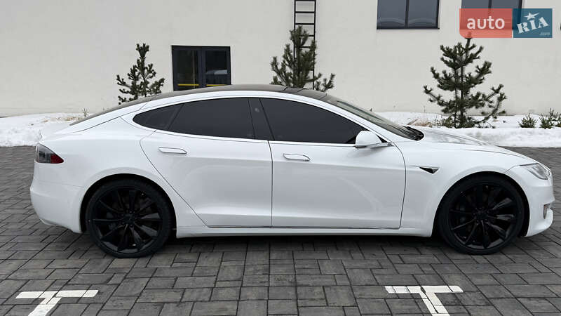 Лифтбек Tesla Model S 2017 в Луцке фото 18 Лифтбек Tesla Model S 2017 в Луцке