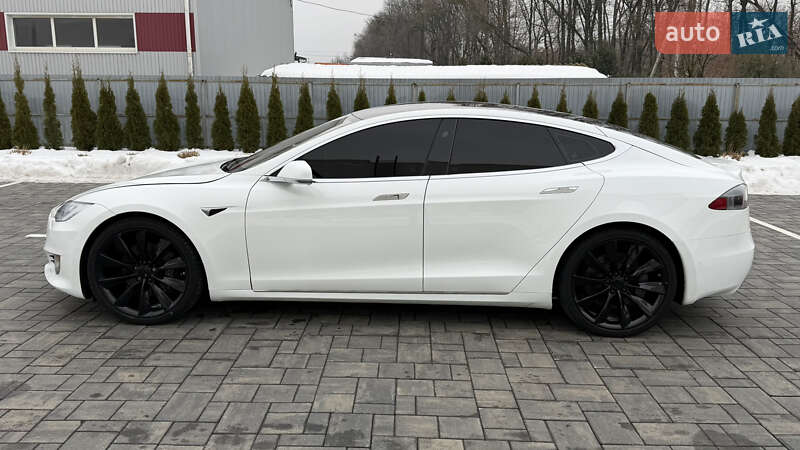 Лифтбек Tesla Model S 2017 в Луцке фото 14 Лифтбек Tesla Model S 2017 в Луцке