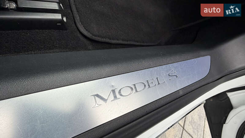 Лифтбек Tesla Model S 2017 в Луцке фото 67 Лифтбек Tesla Model S 2017 в Луцке