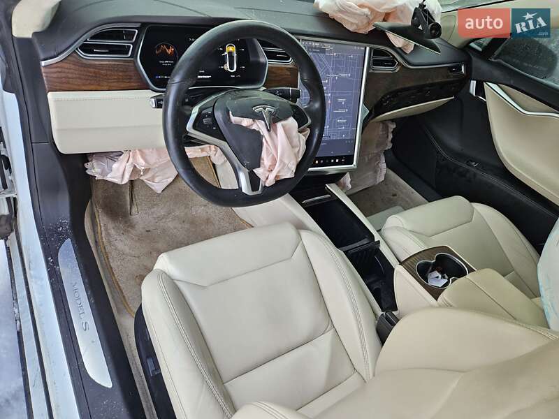 Ліфтбек Tesla Model S 2018 в Дніпрі фото 26 Ліфтбек Tesla Model S 2018 в Дніпрі
