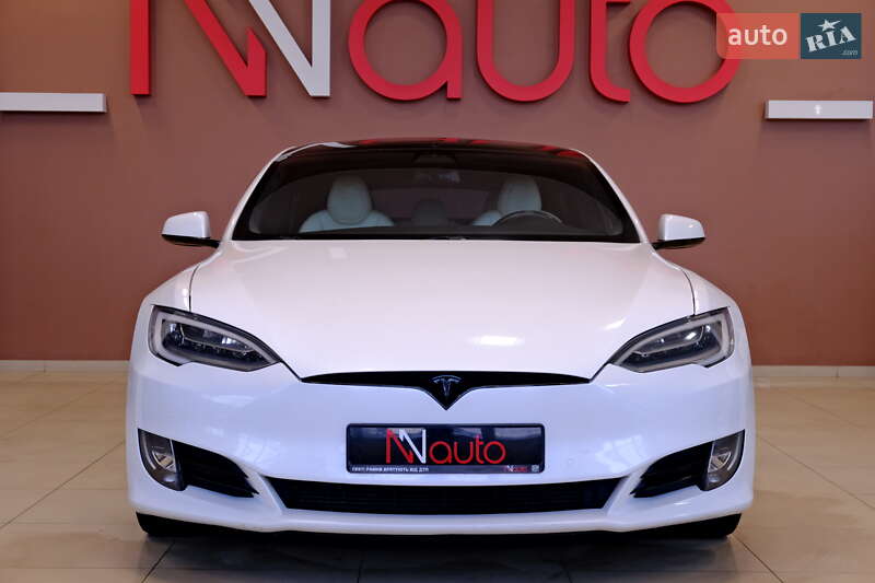 Лифтбек Tesla Model S 2020 в Одессе