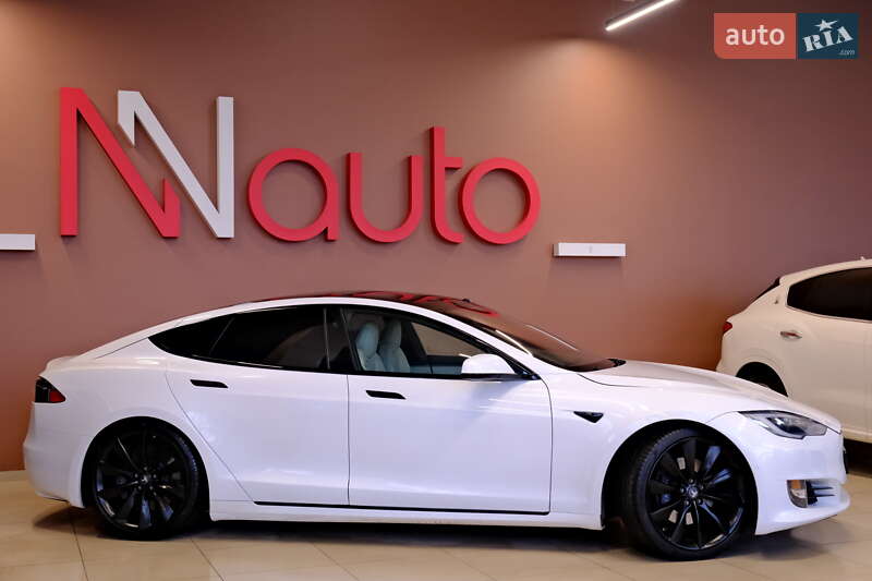 Лифтбек Tesla Model S 2020 в Одессе