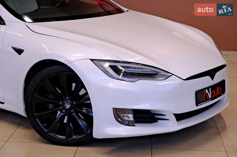 Лифтбек Tesla Model S 2020 в Одессе