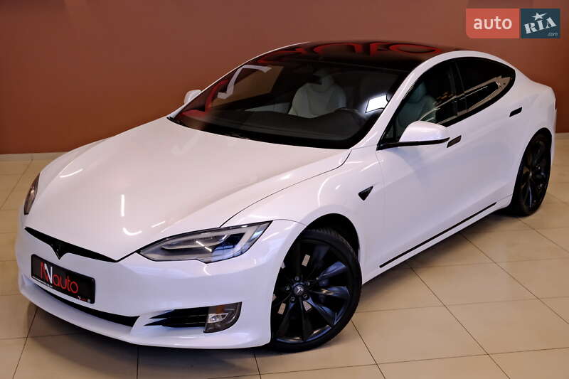 Ліфтбек Tesla Model S 2020 в Одесі