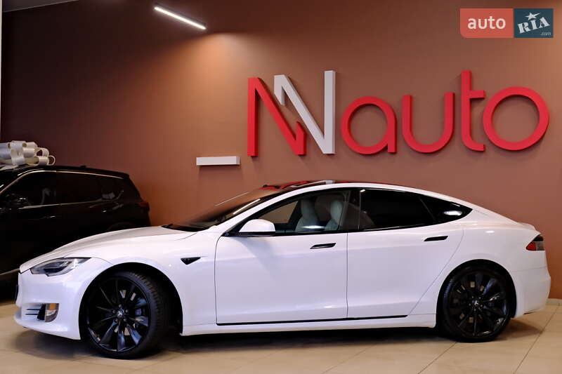 Лифтбек Tesla Model S 2020 в Одессе