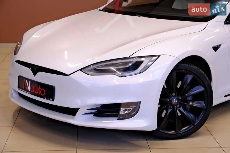 Лифтбек Tesla Model S 2020 в Одессе